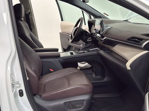 Certified 2023 Toyota Sienna Platinum image 19