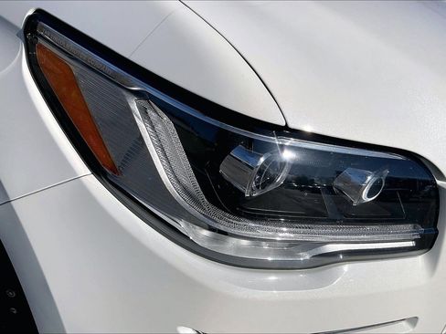 Used 2024 Lincoln Navigator Reserve w/ Equipment Group 201A image 28