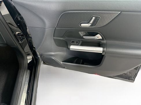 Used 2025 Mercedes-Benz GLA 250 image 31