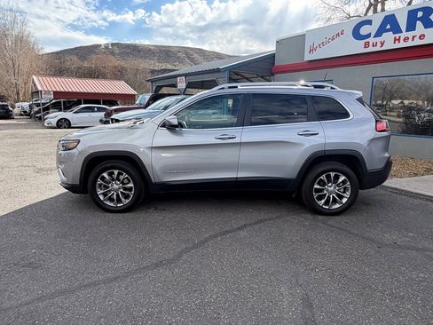 Used 2020 Jeep Cherokee Latitude Plus w/ Cold Weather Group image 8