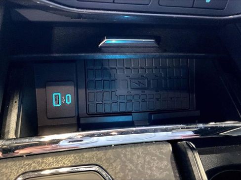 Used 2024 Ford Expedition Limited image 31