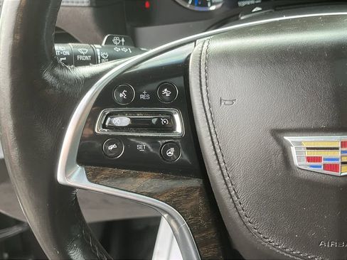 Used 2016 Cadillac Escalade Platinum image 12