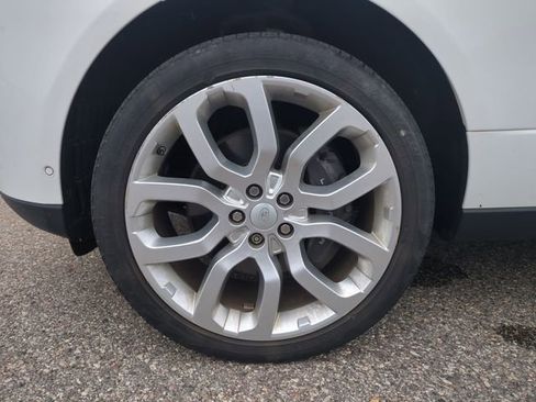 Used 2019 Land Rover Range Rover HSE image 21