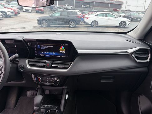 Used 2025 Chevrolet TrailBlazer LT image 34