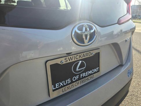 Used 2021 Toyota Prius Prime XLE image 16