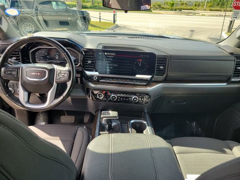 Used 2023 GMC Sierra 1500 Elevation image 17