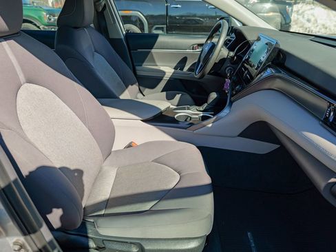 Used 2022 Toyota Camry LE w/ Carpet Mat Package (TMS) FWD image 35