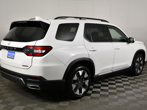 Certified 2026 Honda Pilot Touring image 6