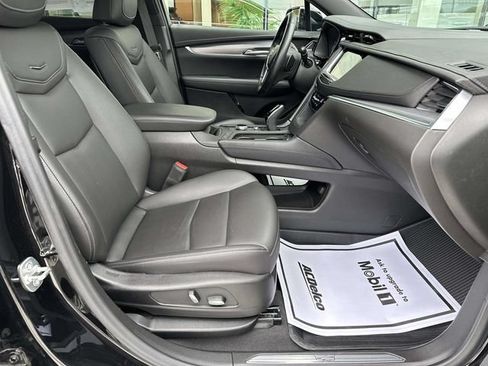 Certified 2025 Cadillac XT5 Luxury w/ LPO, Floor Liner Package FWD image 18