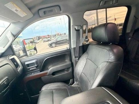 Used 2015 GMC Sierra 1500 SLT w/ SLT Crew Cab Value Package AWD/4WD image 9