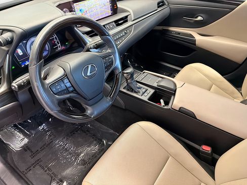 Used 2020 Lexus ES 300h w/ Premium Package FWD image 7