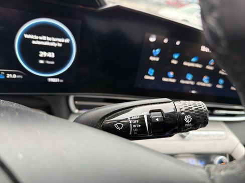 Certified 2022 Hyundai Elantra Limited image 35