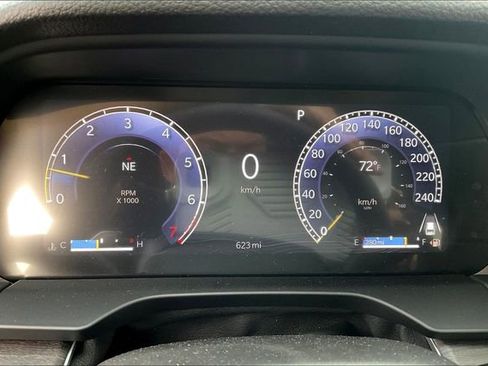 Used 2025 Jeep Grand Cherokee L Limited w/ Luxury Tech Group II image 10