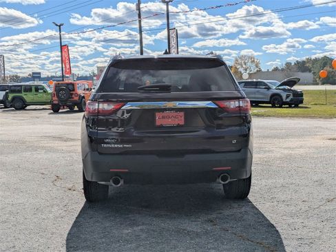 Used 2021 Chevrolet Traverse LT w/ LT Premium Package image 7