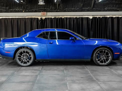 Used 2019 Dodge Challenger SXT w/ Blacktop Package RWD image 9