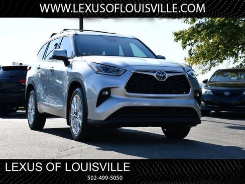 Used 2023 Toyota Highlander Limited image 1