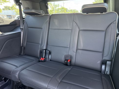 Used 2026 Chevrolet Tahoe Premier w/ Sun And Tow Package RWD image 32