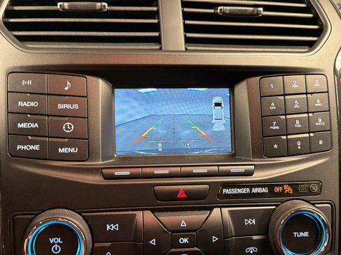 Used 2018 Ford Explorer XLT FWD image 25