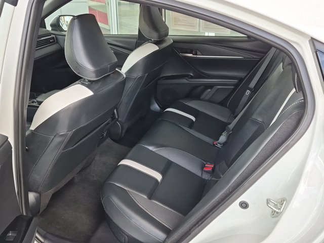 Used 2025 Toyota Camry SE FWD image 14