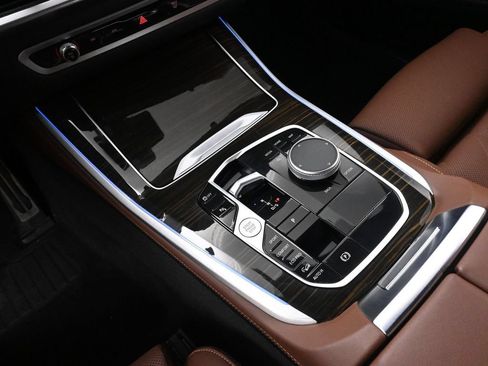 Used 2024 BMW X5 xDrive40i w/ M Sport Package AWD/4WD image 46
