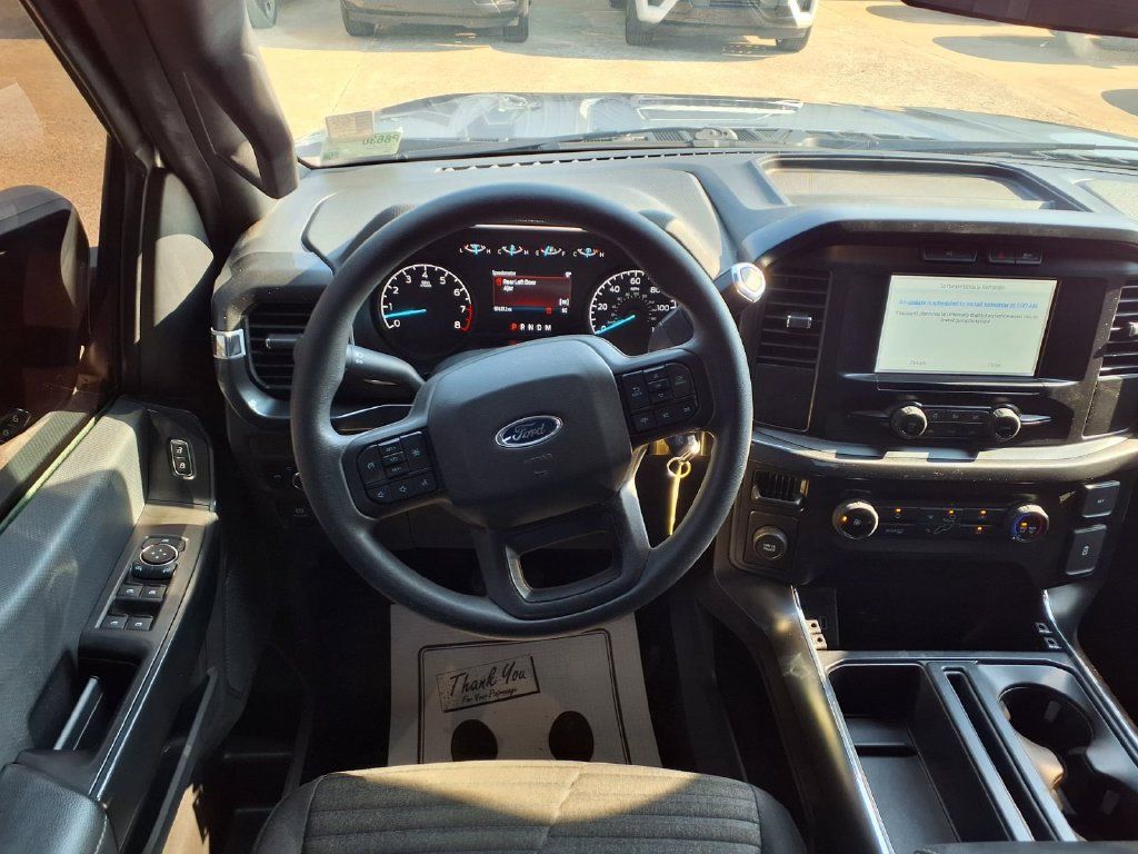 Used 2022 Ford F150 XL w/ STX Appearance Package RWD image 3
