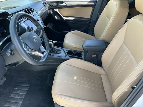 Used 2023 Volkswagen Tiguan SE FWD image 18