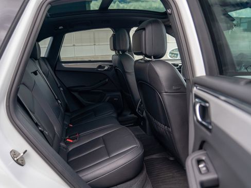 Certified 2026 Porsche Macan AWD/4WD image 25