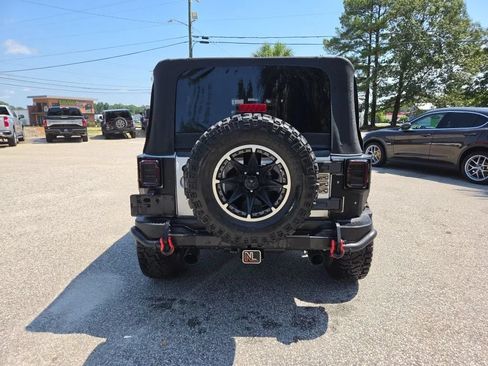 Used 2012 Jeep Wrangler Unlimited Rubicon AWD/4WD image 5