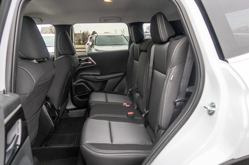 Used 2025 Mitsubishi Outlander ES AWD/4WD image 20