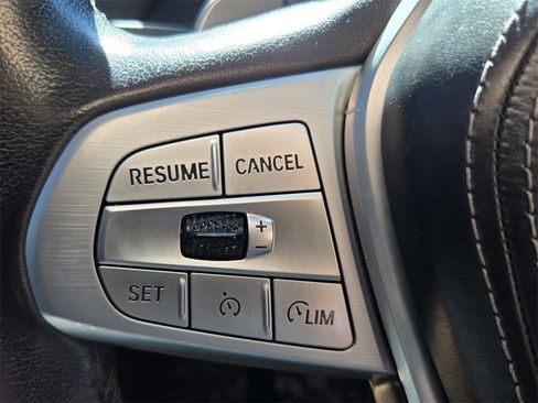 Used 2021 BMW X7 xDrive40i w/ Parking Assistance Package image 25