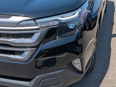 Certified 2025 Subaru Forester Premium AWD/4WD image 16