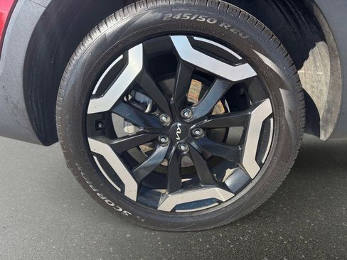 Used 2024 Kia Telluride EX w/ EX Captain's Chair Package FWD image 7