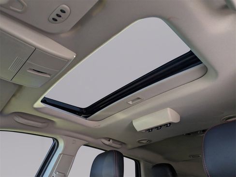 Used 2017 Dodge Journey GT image 21