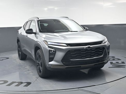 New 2026 Chevrolet Trax ACTIV w/ Driver Confidence Package FWD image 3