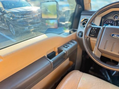Used 2016 Ford F250 Lariat w/ Lariat Interior Package AWD/4WD image 31