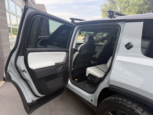 Used 2023 Rivian R1S Adventure AWD/4WD image 34