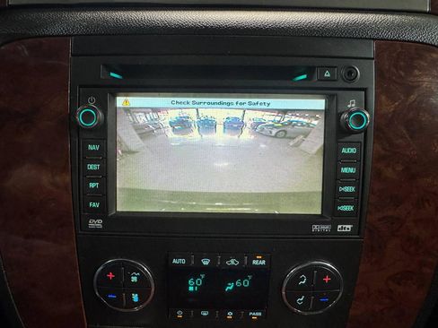 Used 2009 Chevrolet Tahoe LTZ RWD image 28