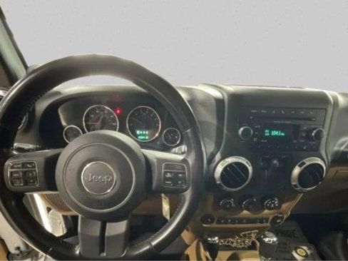 Used 2012 Jeep Wrangler Sahara w/ Connectivity Group image 12