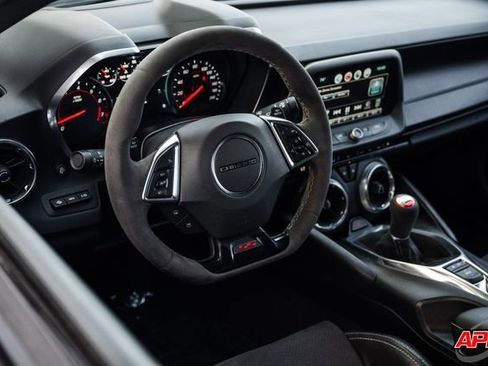 Used 2018 Chevrolet Camaro SS image 6