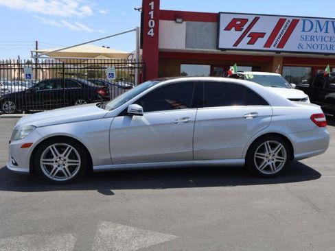 Used 2010 Mercedes-Benz E 350 4MATIC Sedan w/ Premium 2 Pkg image 4