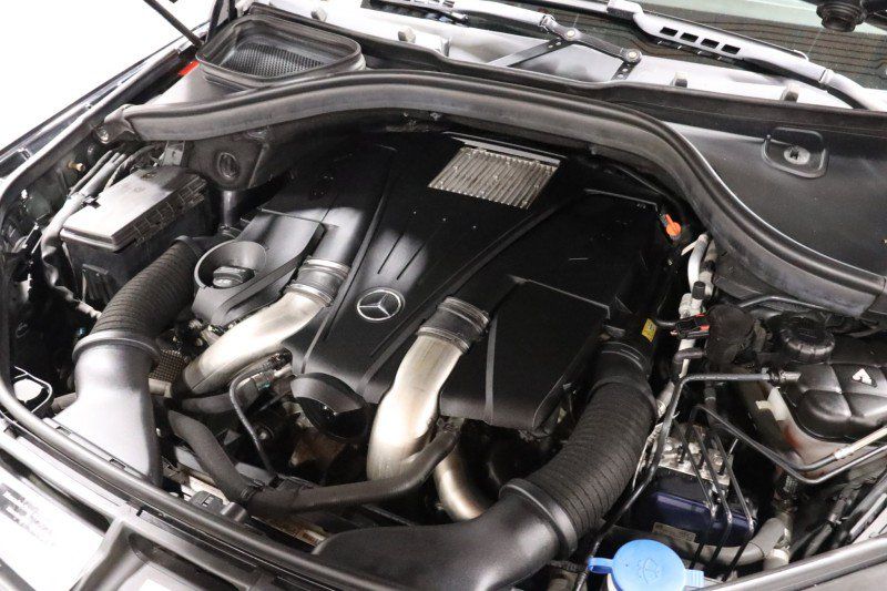 Used 2015 Mercedes-Benz GL 550 4MATIC image 16