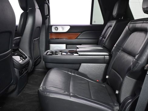 Used 2022 Lincoln Navigator Reserve image 22