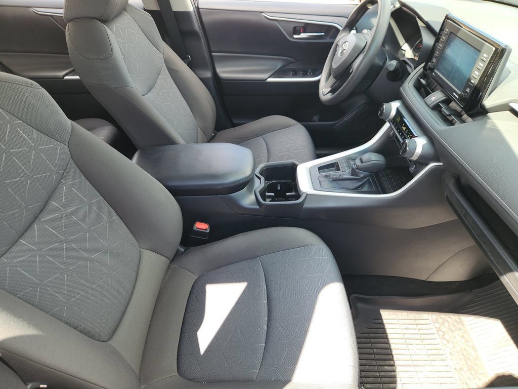 Used 2022 Toyota RAV4 XLE w/ Convenience Package FWD image 13