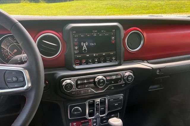 Used 2023 Jeep Gladiator Rubicon w/ LED Lighting Group AWD/4WD image 6