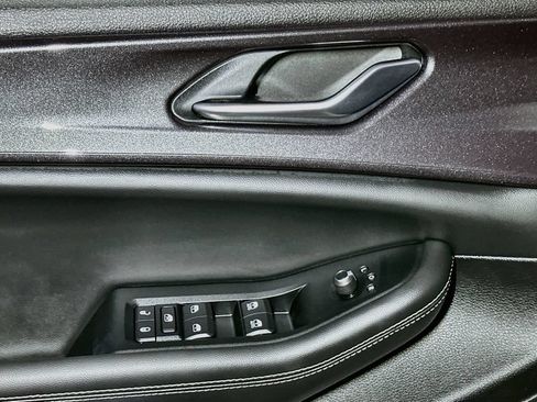 Certified 2023 Jeep Grand Cherokee Laredo AWD/4WD image 15