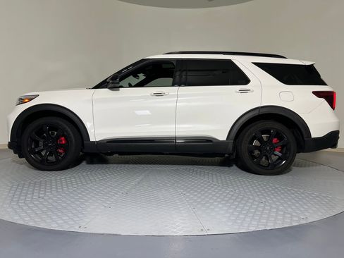 Used 2020 Ford Explorer ST w/ ST Street Pack image 2