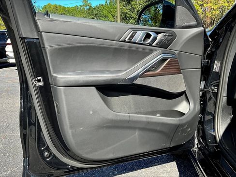 Certified 2025 BMW X6 xDrive40i image 21