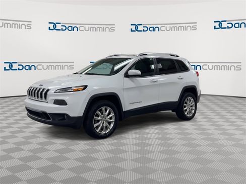 Used 2017 Jeep Cherokee Limited w/ Luxury Group image 4