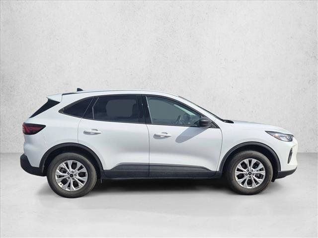 Used 2025 Ford Escape Active w/ Cold Weather Package AWD/4WD image 4