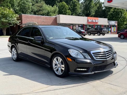 Used 2013 Mercedes-Benz E 350 BlueTEC Sedan image 3